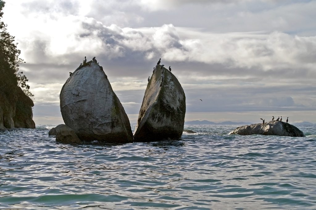 Toka Ngawhā (Split Apple Rock), Abel Tasman National Park