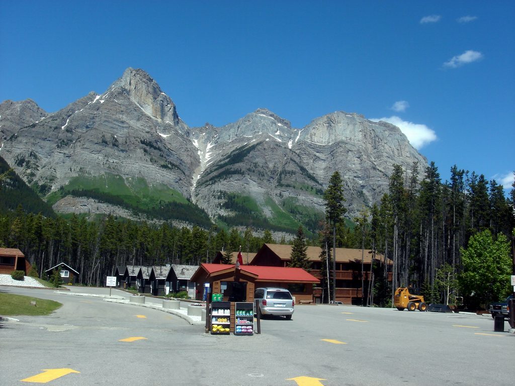 The Crossing Resort, Banff National Park