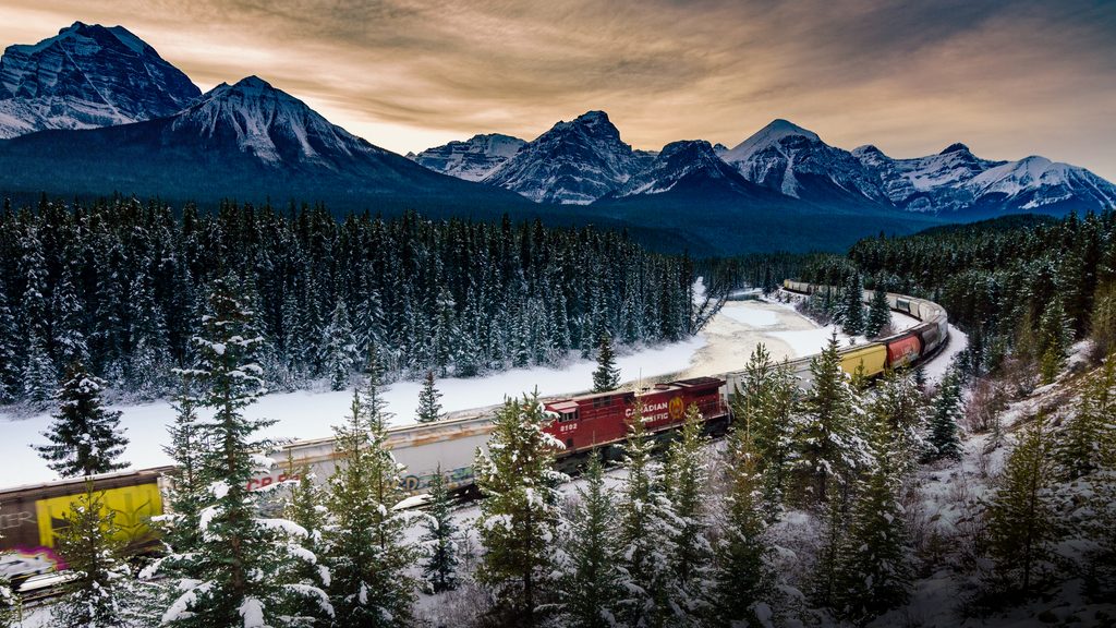 Morant’s Curve, Banff National Park