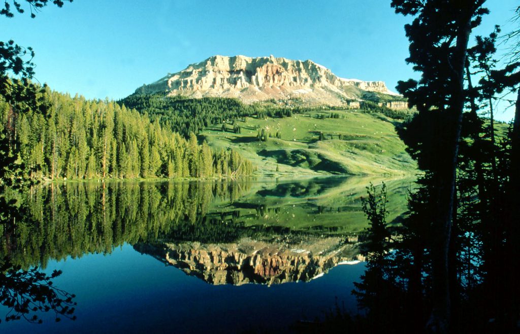 Beartooth Butte, Beartooth Highway