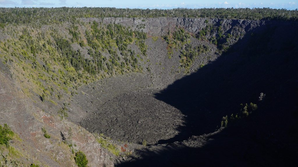 Pauahi Crater, Hawaiʻi Volcanoes National Park