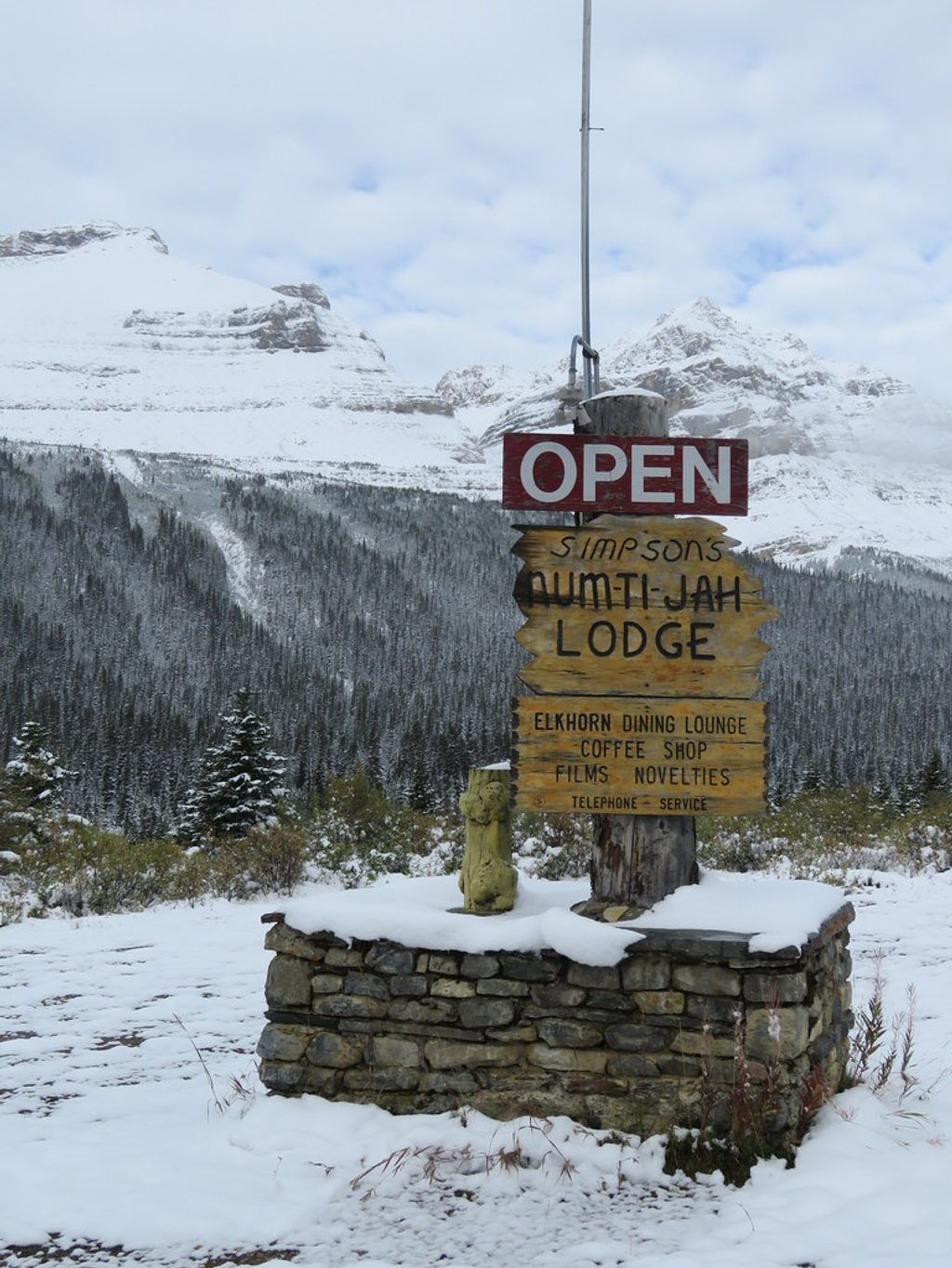 Num-Ti-Jah Lodge, Icefields Parkway (Highway 93)