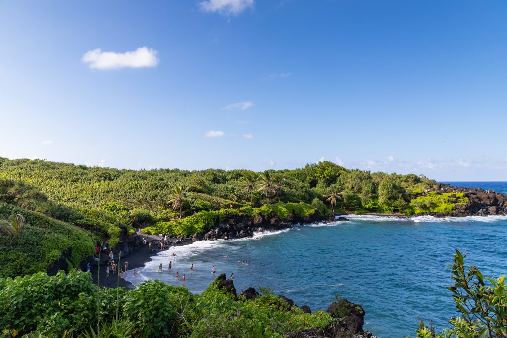 Honokalani Black Sand Beach, Road to Hana