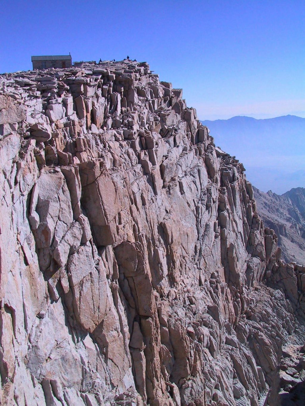 Smithsonian Institution Shelter, Sequoia National Park