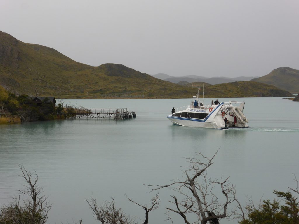 Catamarán Lago Pehoé, Torres del Paine National Park