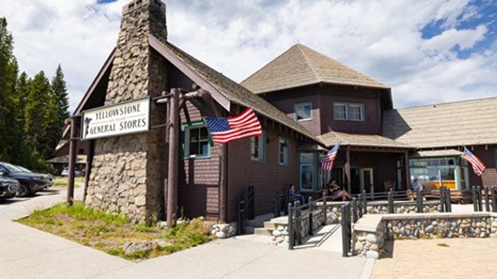 Roosevelt General Store, Yellowstone National Park