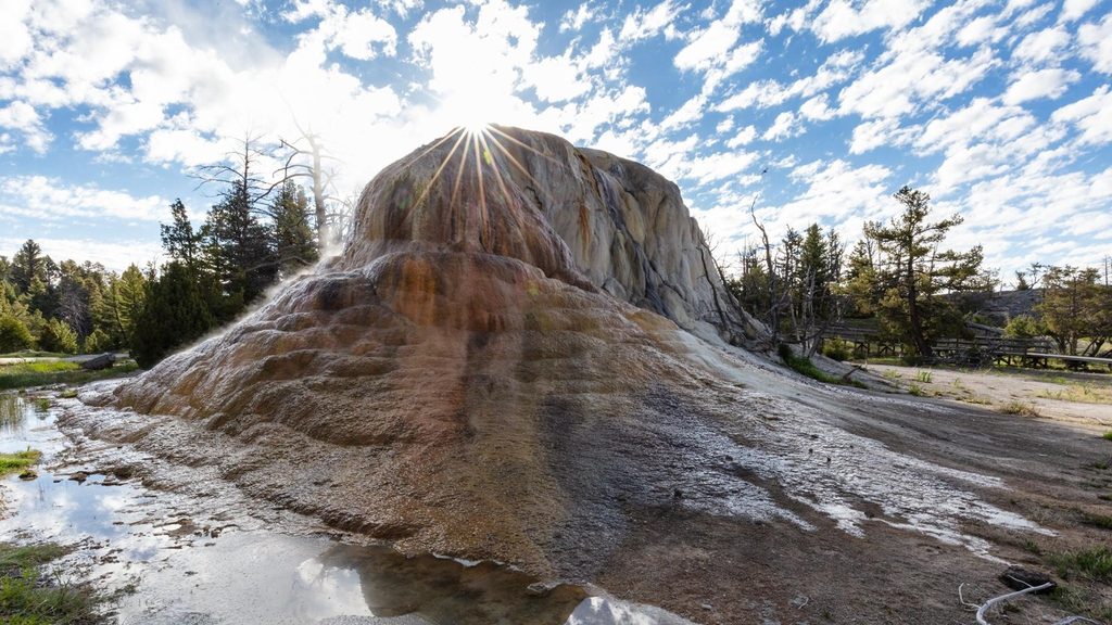 Orange Spring Mound, Yellowstone National Park