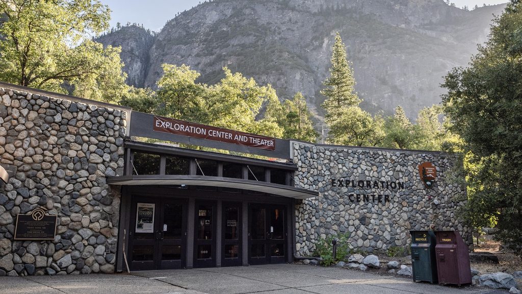 Yosemite Welcome Center, Yosemite National Park