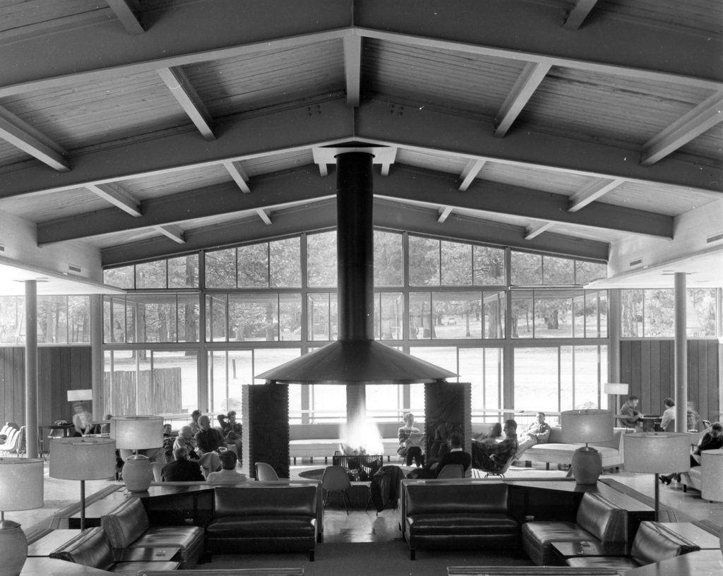 Mountain Room Lounge, Yosemite National Park