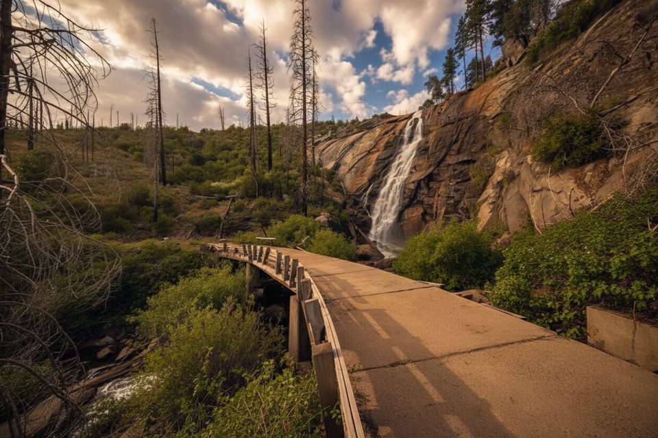 Foresta Falls, Yosemite National Park