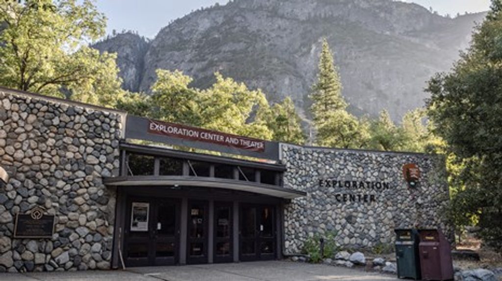Tuolumne Meadows Visitor Center, Yosemite National Park