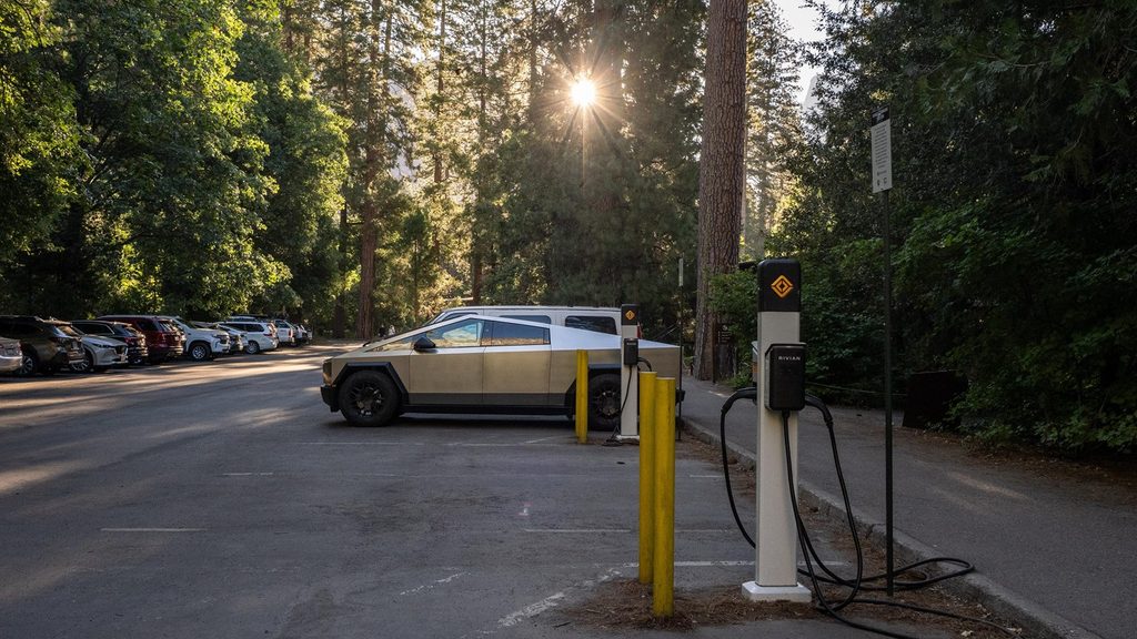 Yosemite Valley Lodge EV Charging Station, Yosemite National Park