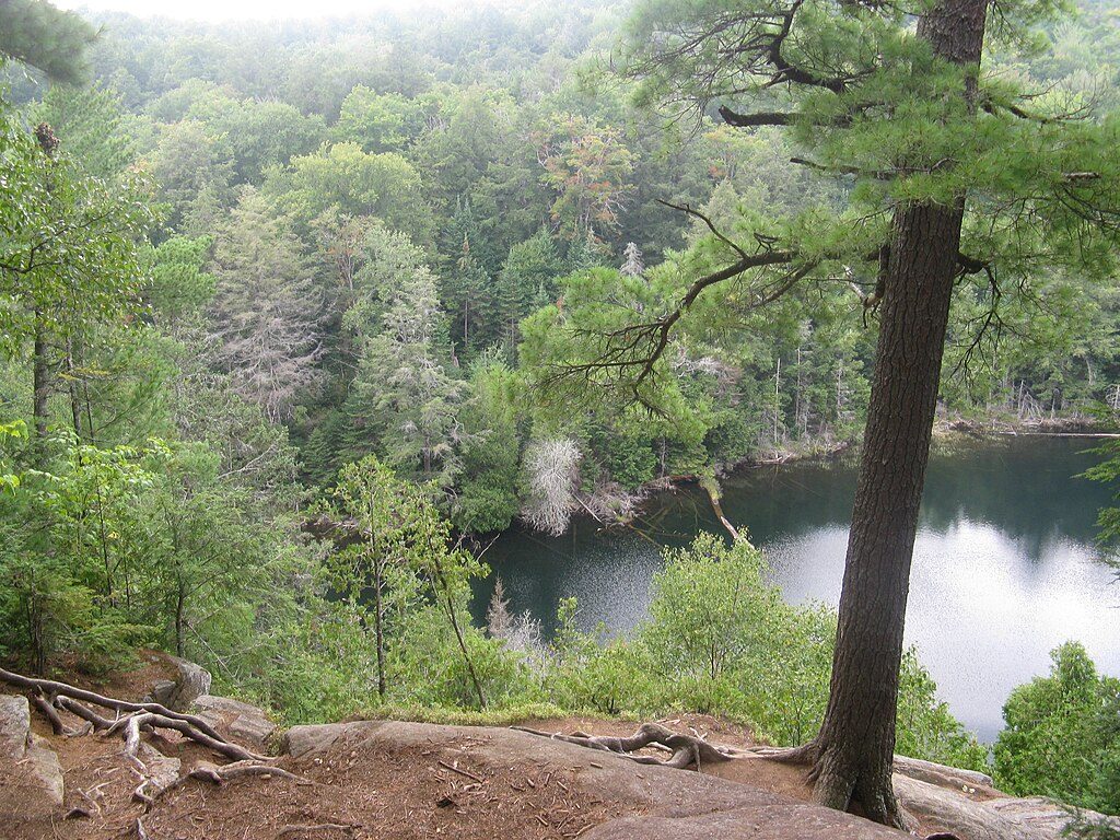 Hemlock Bluff Trail, Algonquin Provincial Park