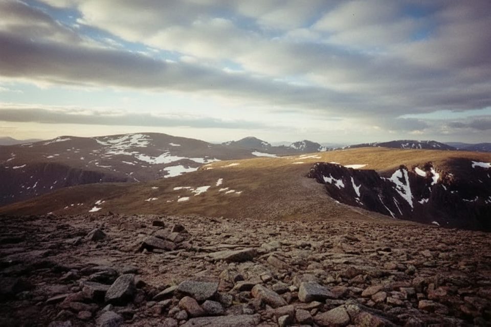Cairn Gorm via Fiacaill a' Choire Chais, Cairngorms National Park
