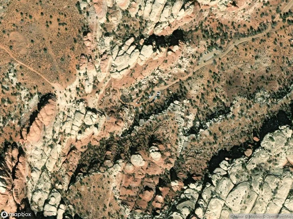 Chesler Park Loop via Joint Trail, Canyonlands National Park