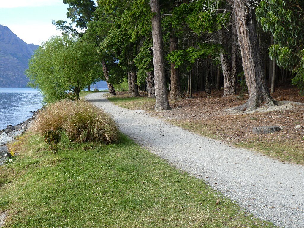 Queenstown Gardens Lakefront Loop, Queenstown-Lakes District, New Zealand