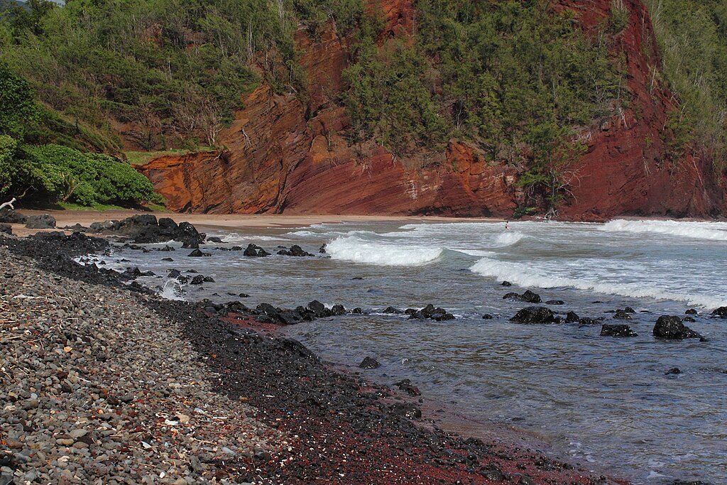 Kaihalulu (Red Sand Beach) Trail, Road to Hana