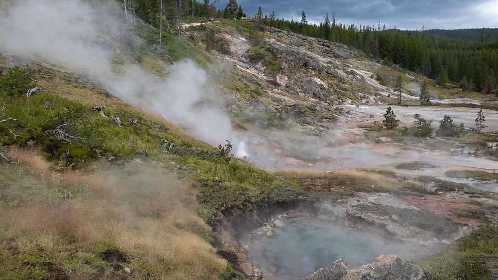 Artist Paint Pots Trail, Yellowstone National Park