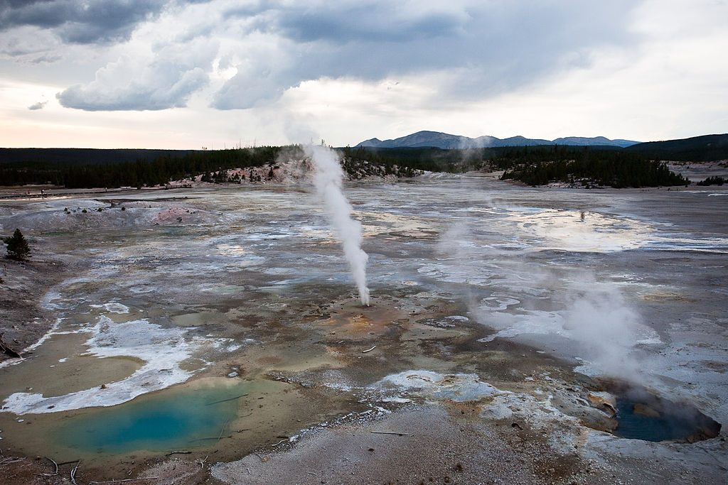Norris Geyser Basin Porcelain Basin Loop, Yellowstone National Park
